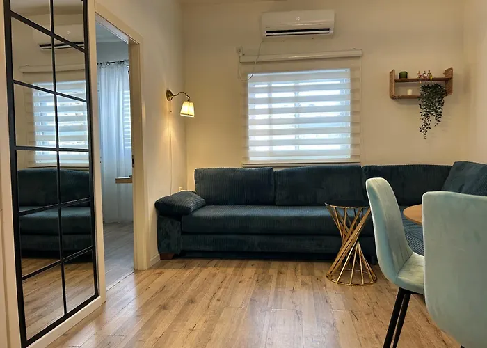 2 Bedrooms Apartment \